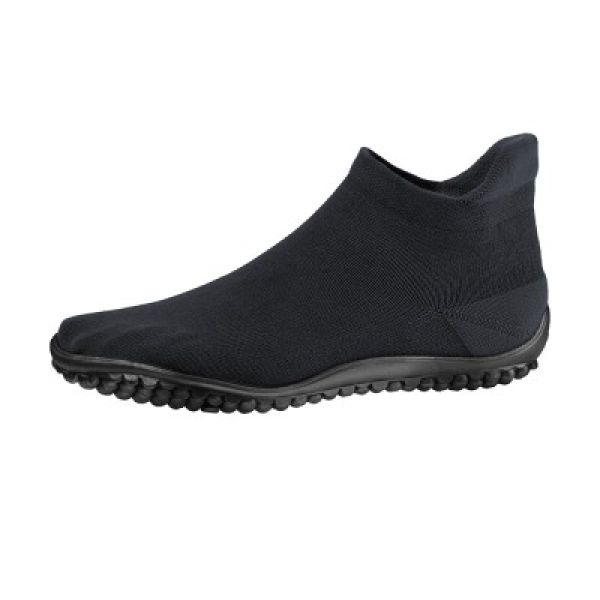 leg-sneaker