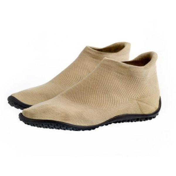 leg-sneaker