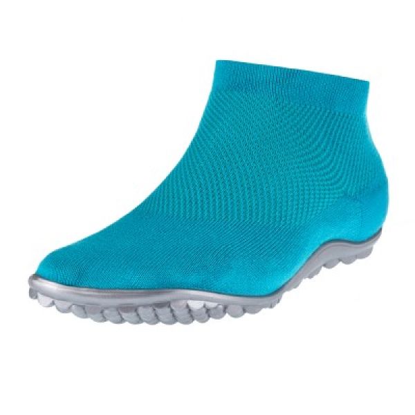 leg-sneaker